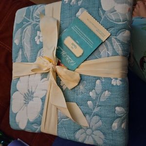 Pioneer Woman "Evie" Full/Queen Quilt NWT